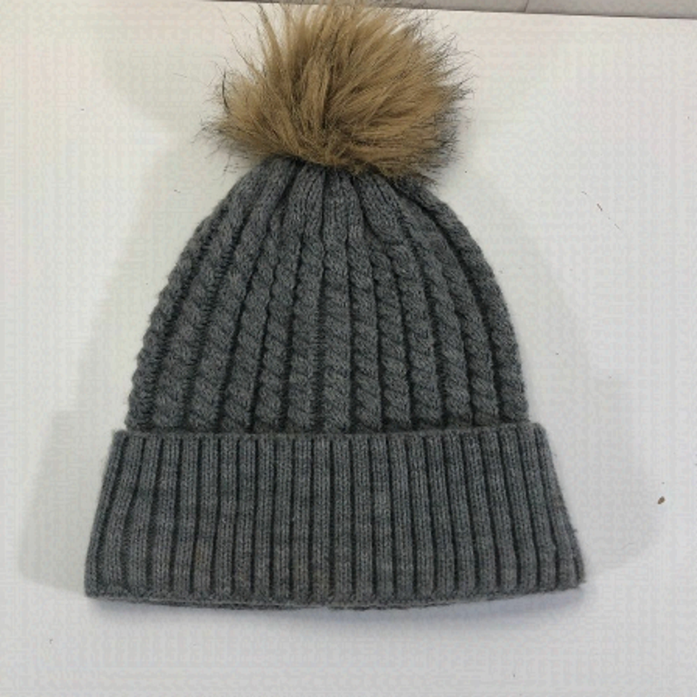 𝅺denver Hayes Grey Winter Knit Hat with faux fur PomPom